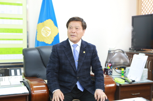 군민의 행복을 위해 뛰겠습니다.